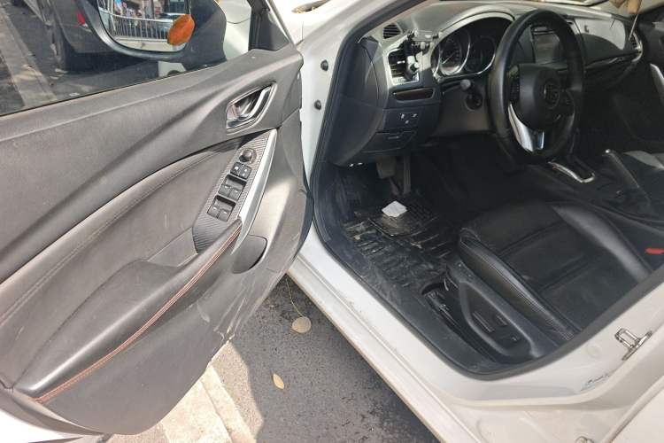 Used Mazda Atenza 2014 2.5L Blue Sky Prestige Edition Driver Seat