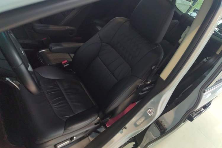 Used Honda Elysion 2024 2.0L eHEV Luxury Edition Left Front Seat