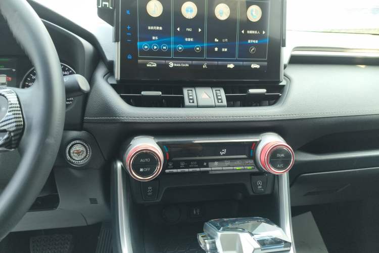 Used Toyota Wildlander 2022 2.0L CVT Two-Wheel Drive Luxury PLUS Edition Audio And AC Panel