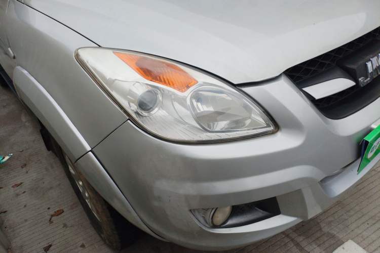 Used JMC Yuhu 7 2012 2.4T Four-Wheel Drive Manual Standard Edition JX4D24 Right Front Headlight