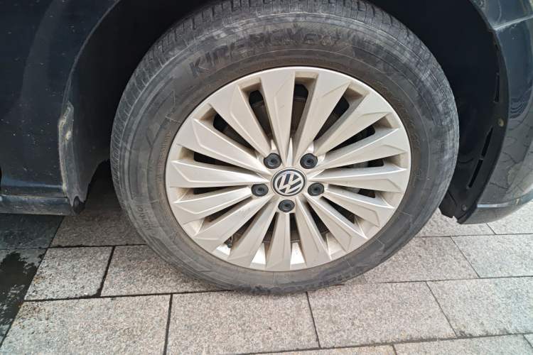 Used Volkswagen Lavida 2019 1.5L Automatic Comfort Edition China VI Standard Right Front Wheel Hub