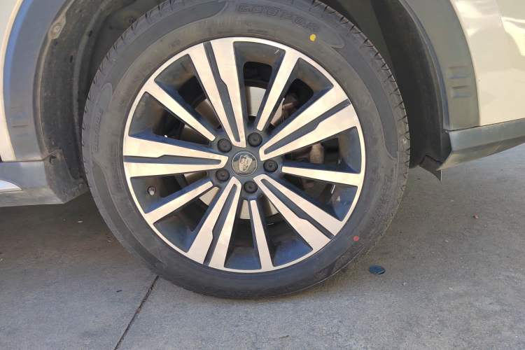 Used Roewe RX5 New Energy 2017 eRX5 50T Hybrid Connected Prestige Flagship Edition Right Front Wheel Hub