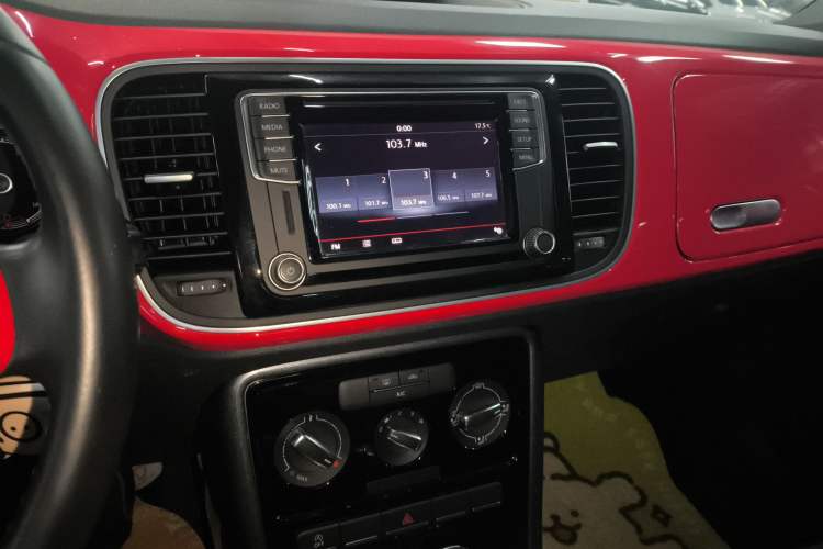 Used Volkswagen Beetle 2017 180TSI Yile Edition Audio And AC Panel