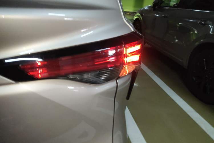 Used Toyota Sienna 2021 2.5L Hybrid Luxury Edition
