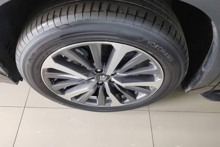 Used Toyota Crown Kluger 2024 2.5L HEV Four-Wheel Drive Premium Edition Left Front Wheel Hub