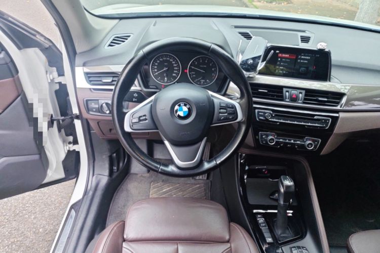 Used BMW X1 2018 xDrive20Li Luxury Edition Steering Wheel