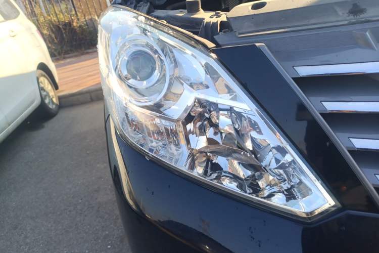 Used FORTHING Lingzhi PLUS 2021 2.0L Manual Luxury 9-Seater
