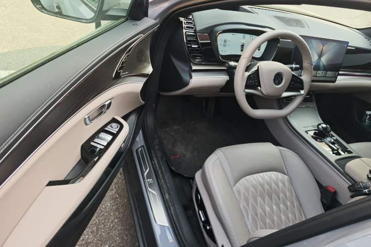 Used BYD Han 2025 DM-i Intelligent Driving Edition 125KM LiDAR Flagship Model Driver Seat