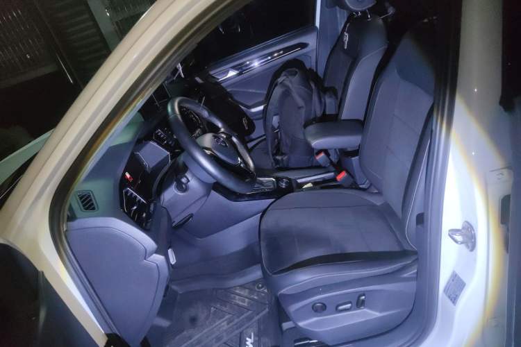 Used Volkswagen T-ROC 2018 280TSI DSG Four-Wheel Drive Luxury Version China V Emission Standard