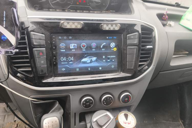 Used SAIC MAXUS Xintu V80 2021 2.0T Manual Classic Aoyuntong Short Wheelbase Mid-Roof 5/6-Seater