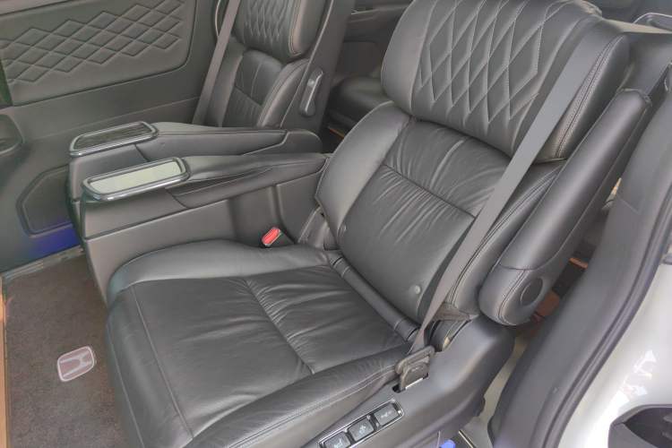 Used Honda Elysion 2019 2.0L Hybrid Luxury Edition