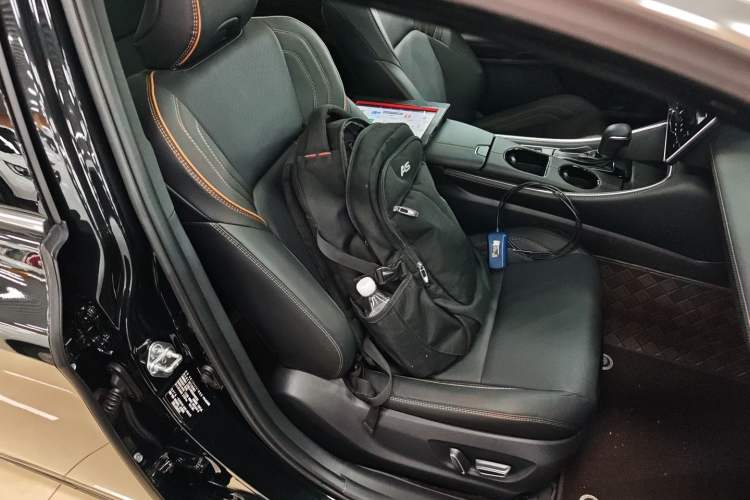 Used Toyota Avalon 2024 Dual-Motor 2.0L Luxury Edition