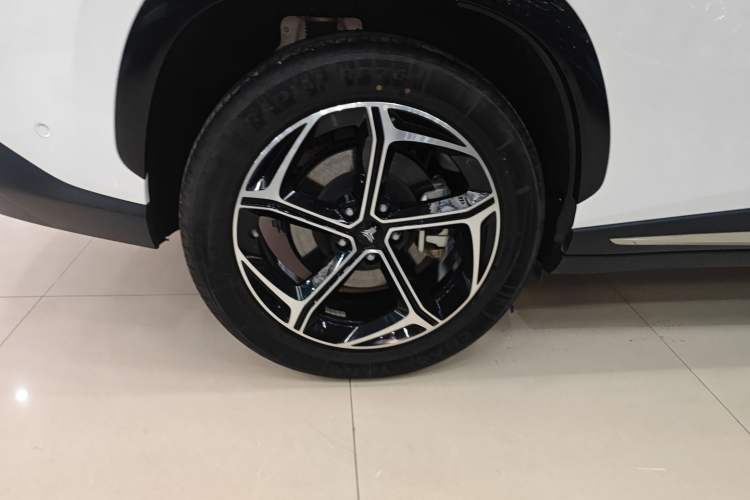 Used NETA L 2024 Extended-Range 310 Flash-Charge Red Edition