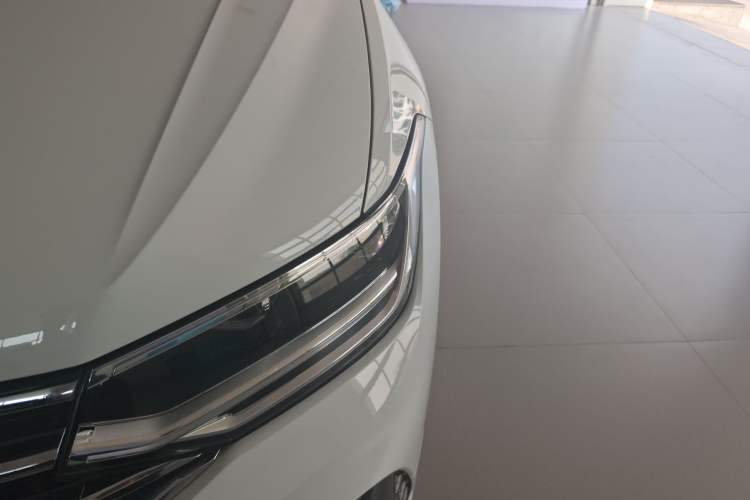 Used Volkswagen Tiguan L 2024 Outstanding Model 330TSI Automatic Two-Wheel Drive R-Line Dragon Glory Edition