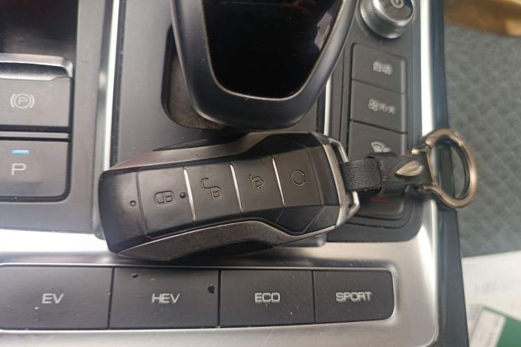 Used BYD Qin Pro New Energy 2019 DM Super Edition 1.5TI Automatic Smart Connect Speedy Model China VI Standard Vehicle Key