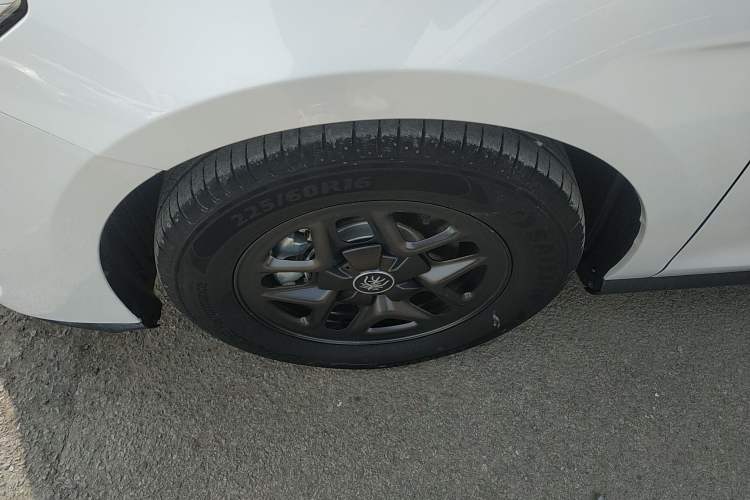 Used BYD Qin PLUS 2025 DM-i Smart Drive 55KM Leading Model Left Front Wheel Hub