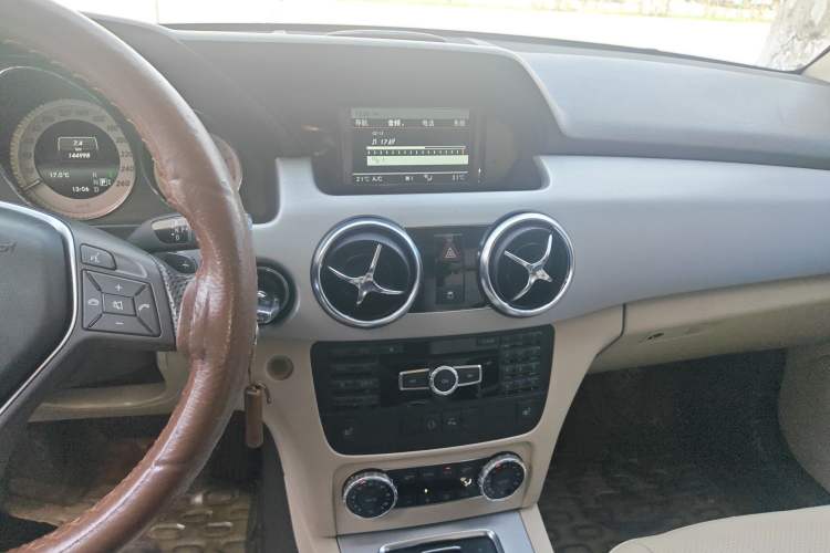 Used Mercedes-Benz GLK-Class 2013 GLK 300 4MATIC Dynamic Sunroof Model