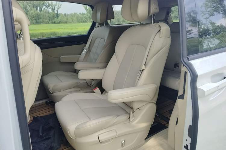 Used Buick GL8 2022 ES Landtrek 653T Luxury Edition