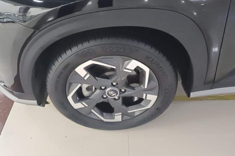 Used Hyundai ix35 2023 Musso 2.0L Deluxe Edition DLX
