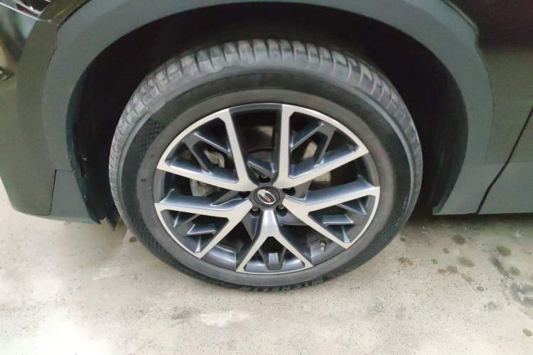 Used GAC Trumpchi GS8 2024 Linghang Series 2.0 TGDI Four-Wheel Drive Luxury Smart Connectivity Version Left Front Wheel Hub