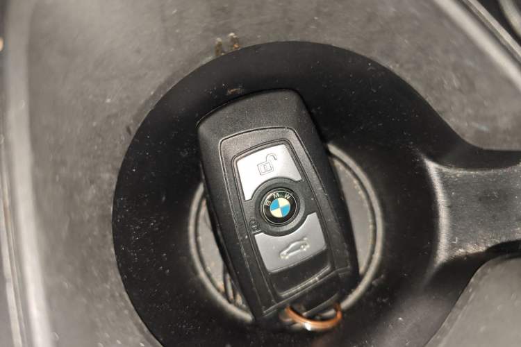 Used BMW 2 Series 2015 220i Convertible Coupe Leading Model
