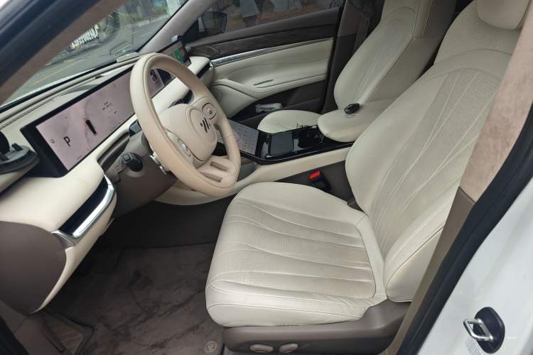 Used IM L7 2022 Dynamic Model
