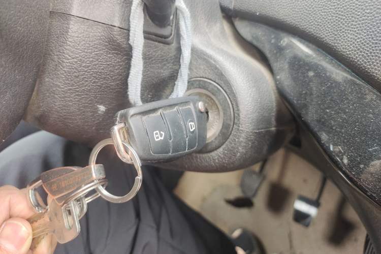 Used JAC Group Refine M2 2013 1.5L Manual Luxury 5-Seater