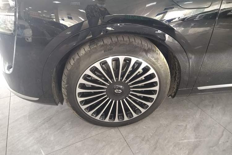 Used Hima AITO M9 2024 Range-Extended Ultra Version 42 kWh 6-Seater Model Left Front Wheel Hub