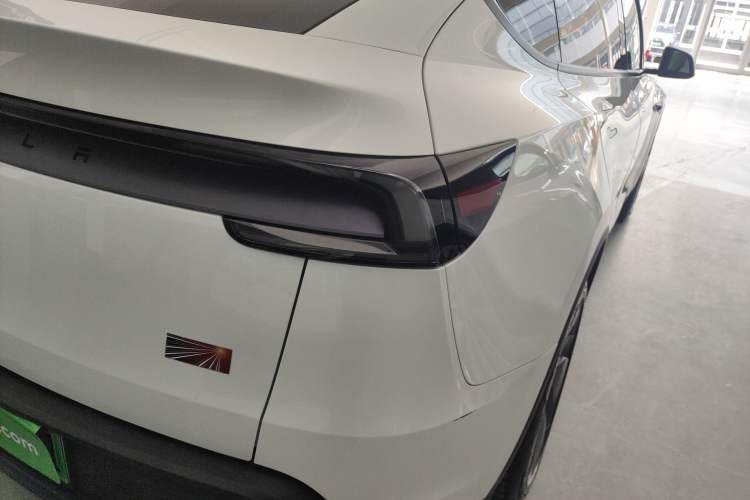 Used Tesla Model Y 2025 Long-Range All-Wheel Drive First Edition