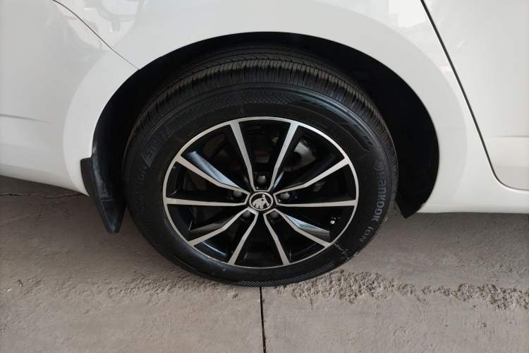 Used Skoda Octavia 2016 1.6L Automatic Smart Drive Edition
