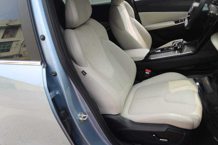 Used Geely Auto Emgrand X7 Sport 2023 Boyue COOL 1.5TD ZhiZun Edition