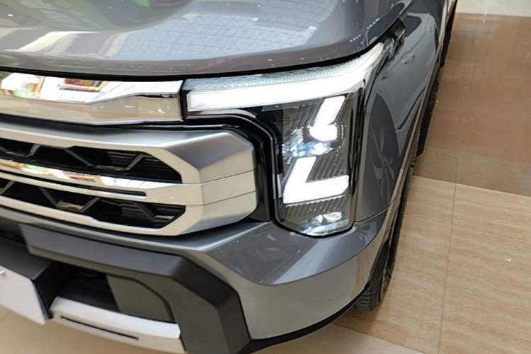 Used Dongfeng Zhengzhou Nissan Z9 2025 GT 2.3T Automatic Diesel 4x4 First Edition – Enjoyment Version
