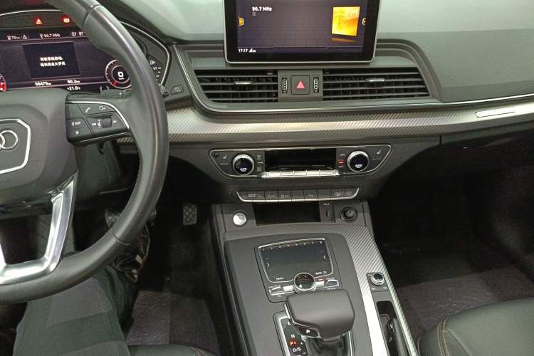 Used Audi Q5L 2018 45 TFSI Prestige Fashion Edition China V Emission Standard Audio And AC Panel