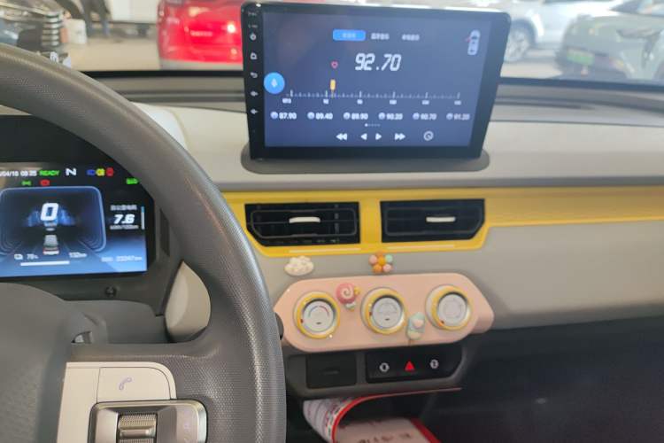 Used Chery New Energy QQ Ice Cream 2022 170km Sundae Phosphate Lithium-Ion Audio And AC Panel