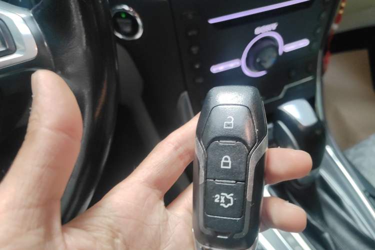 Used Ford Edge 2015 2.0T GTDi Four-Wheel Drive Prestige Model Vehicle Key