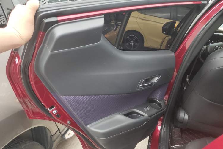 Used Toyota IZOA 2018 2.0L Yichi Version China VI Standard