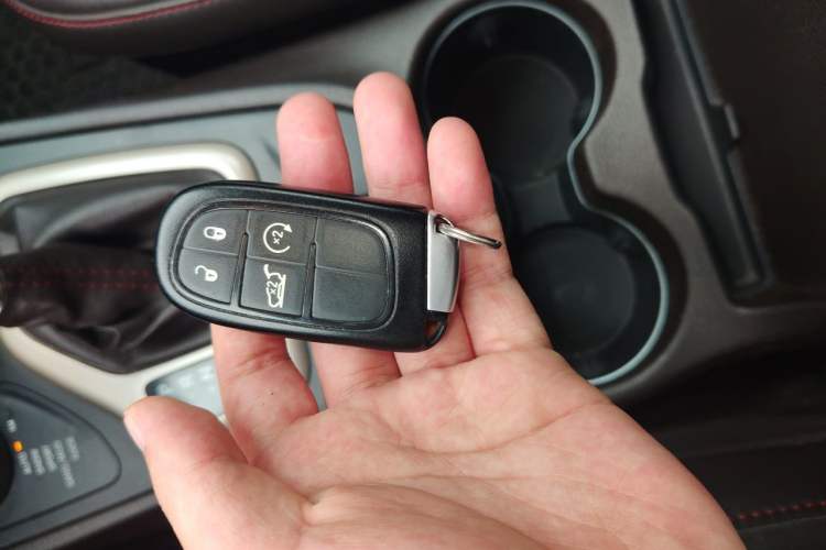 Used Jeep Cherokee 2014 3.2L High-Performance Version