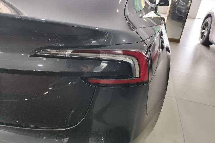 Used Tesla Model 3 2023 Long-Range All-Wheel-Drive Version