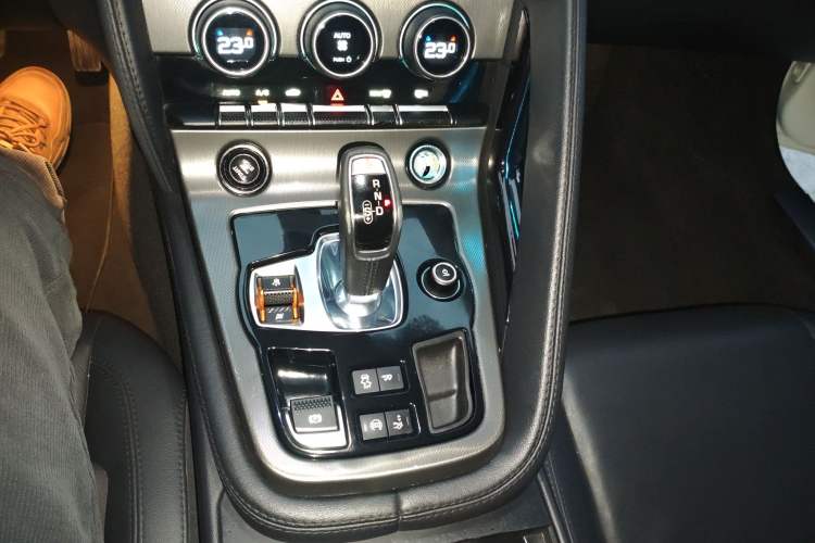 Used Jaguar F-TYPE 2015 3.0 SC S Hardtop Version
