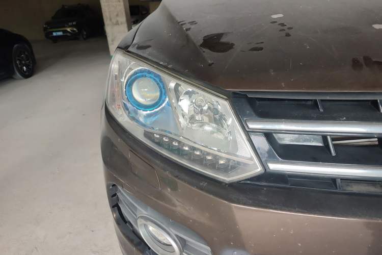 Used Zotye T600 2015 1.5T Manual Flagship Model Right Front Headlight