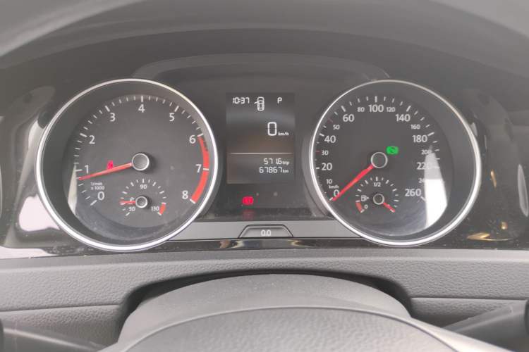 Used Volkswagen Golf 2018 1.6L Automatic Fashion Model