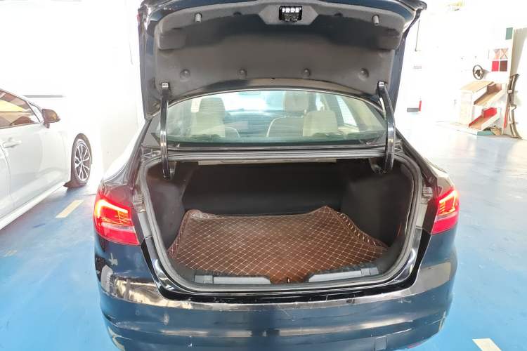 Used Ford Escort 2015 1.5L Manual Comfort Model Trunk