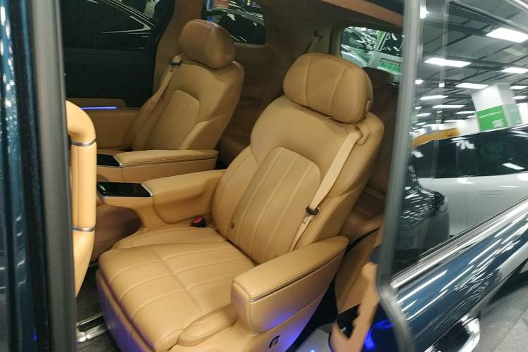 Used VOYAH Dream 2025 PHEV Four-Wheel Drive Prestige Qiankun Edition