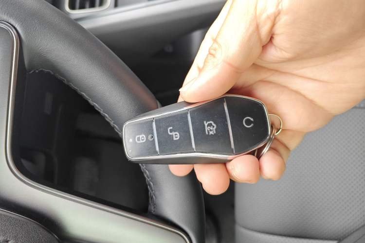 Used BYD Qin L 2025 DM-i Smart Drive 80KM Leading Model Vehicle Key