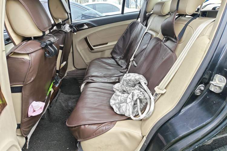 Used GAC Trumpchi GA5 2012 2.0L Automatic Elite Edition Left Rear Seat