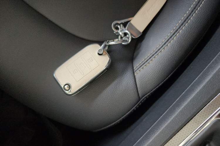 Used Roewe i6 2020 PLUS 1.6L CVT 4G Connected Glory Flagship Edition