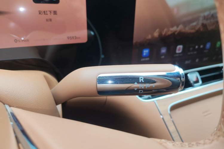 Used Hima S800 2025 Model, Range-Extended Starlight Prestige Edition, 5 Seats Gear Lever