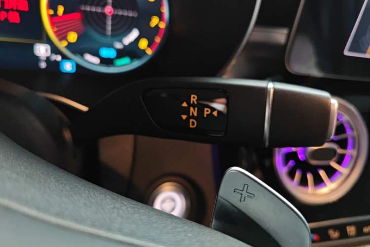 Used Mercedes-Benz C-Class 2021 C 260 Star Edition Gear Lever