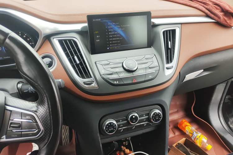 Used Soueast DX7 2015 1.5T Automatic Prestige Model