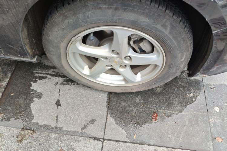 Used Chevrolet Malibu XL 2018 530T Automatic Luxury Edition Right Front Wheel Hub